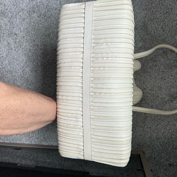 Authentic Bvlgari handbag - gorgeous, soft cream colored, like new. - Picture 4 of 7